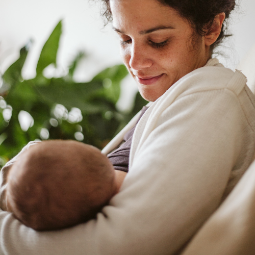 Newborn Breastfeeding Tips for New Moms  | Momy Land